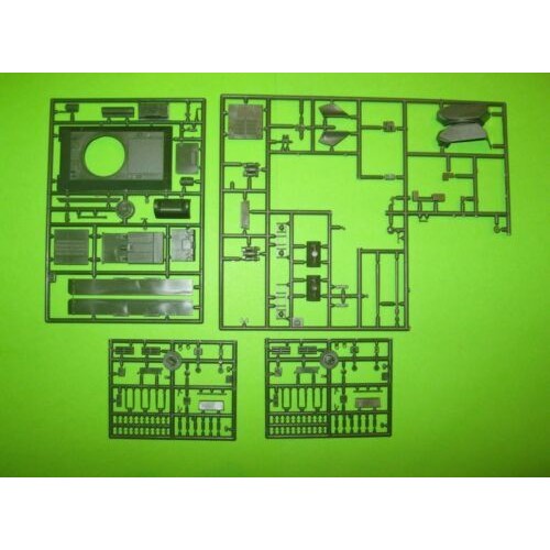 Бронетехніка та артилерія Винищувач танків M10A1 (пізня версія) (UM209) Масштаб: 1:72