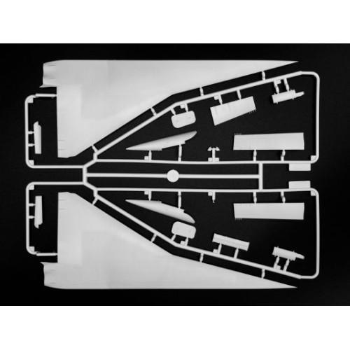 Сборная модель самолета Сборная модель 1:144 Сверхзвуковой пассажирский самолёт Ту-144 ICM 14401 1:144