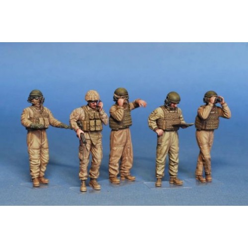 Фигуры и миниатюры Сборная модель 1:35 Фигуры экипаж танка USMC Миниарт 37008