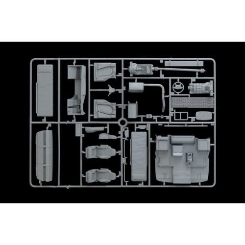 Авто-мото Збірна модель 1:24 вантажний автомобіль:тягач MAN TGX XXL "WOLF TRANSPORTE" Italeri 3921