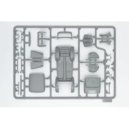 Авто-мото Збірна модель 1:35 Німецький штабний автомобіль Kadett K38 Cabriolimousine ICM 35483