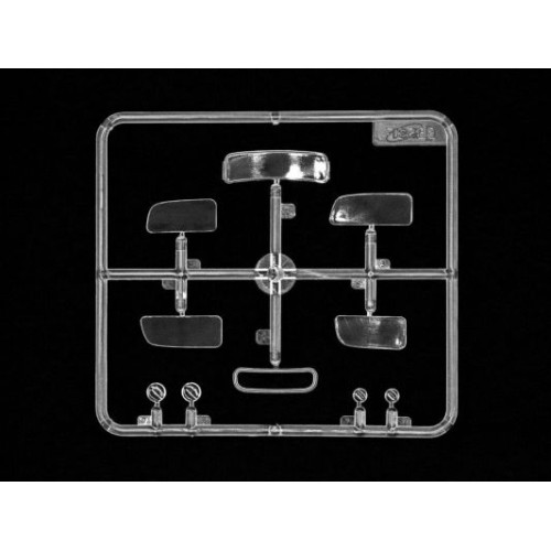 Бронетехніка та артилерія Збірна модель 1:35 Німецький бронеавтомобіль Sd.Kfz. 247 Ausf.B з екіпажем ICM 35111