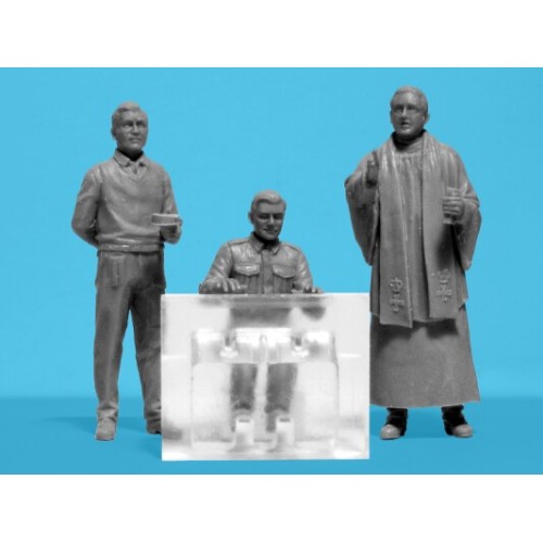 Фигуры и миниатюры Сборная модель 1:35 фигуры "Вы важны для Бога" Молитва перед сражением ICM 35616