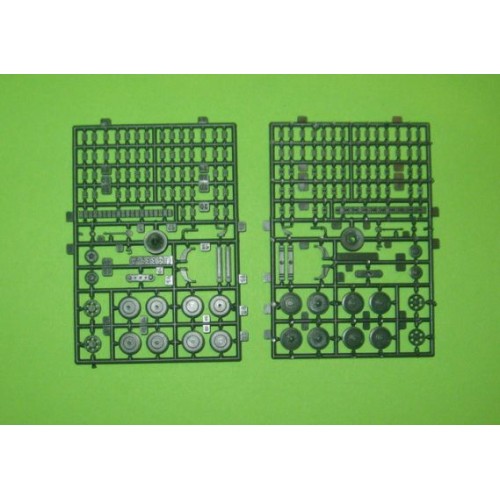 Бронетехніка та артилерія САУ на базі танка БТ-7