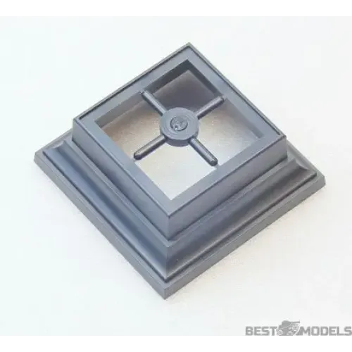 Фигуры и миниатюры Сборная модель 1:16 Фигура Швейцарский гвардеец стражи Ватикана ICM 16002