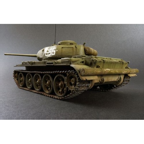 Бронетехника и артиллерия Средний танк Т-44 M 1:35