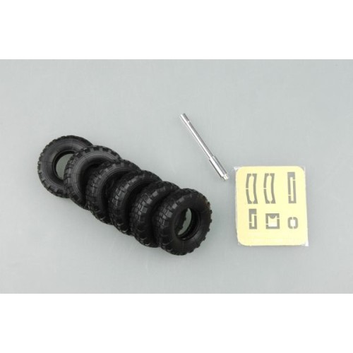 Бронетехніка та артилерія Збірна модель 1:35 Канадська броньована машина "Пума" AVGP Trumpeter 01501