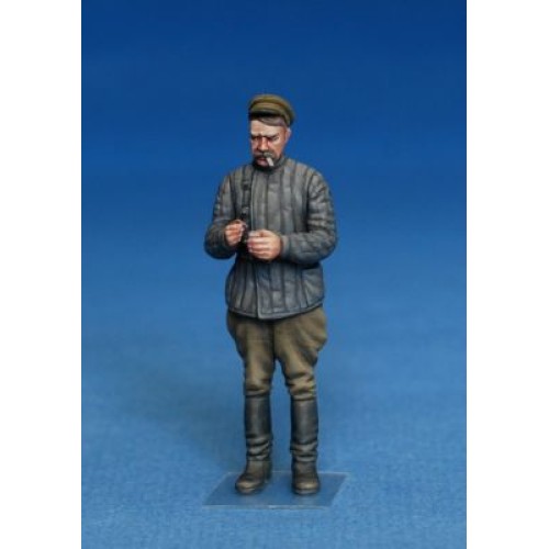 Фигуры и миниатюры Сборная модель 1:35 Фигуры Советские сельские жители МиниАрт 38011