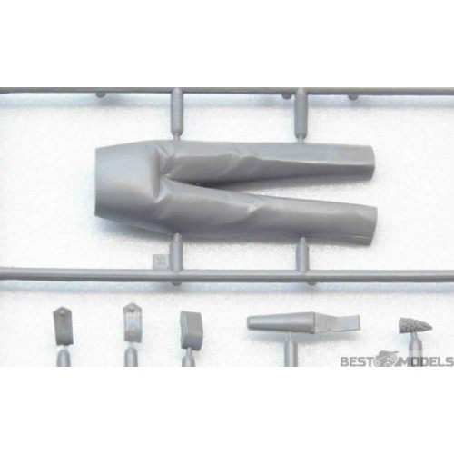 Фигуры и миниатюры Сборная модель 1:16 Фигура Гренадер Королевской гвардии Великобритании ICM 16001