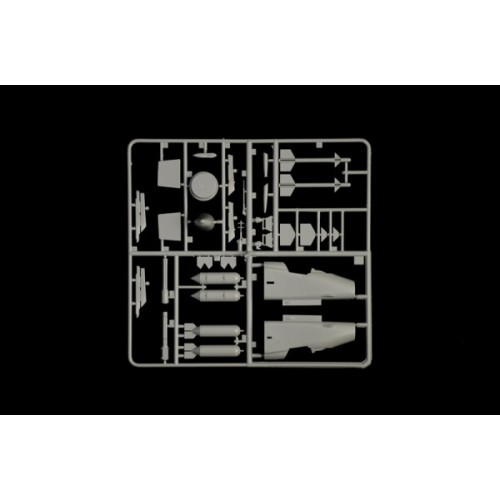 Збірна модель літака Збірна модель 1:48 МіГ-27 : МіГ-23BN Flogger Італері 2817 1:48