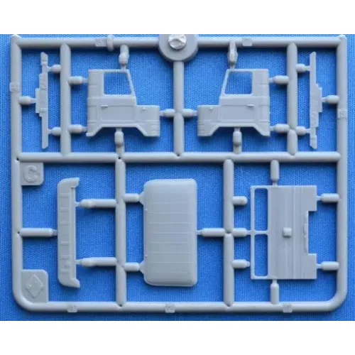 Авто-мото Збірна модель 1:72 Радянська всюдихідна військова вантажівка ГАЗ-66 ACE 72182