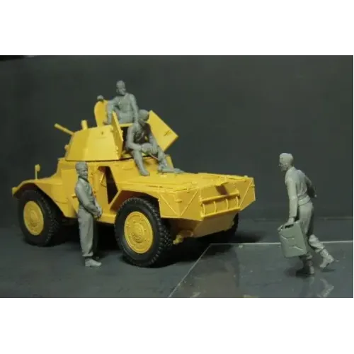 Фігури та мініатюри Екіпаж німецької бронетехніки (1941-1942) (4 фігурки і кішка)