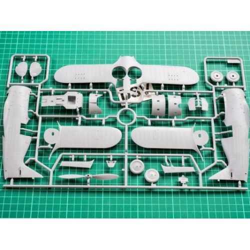 Збірна модель літака Збірна модель 1:32 Радянський винищувач Полікарпов I-153 "Чайка",(зимовий варіант) ICM32011 1:32