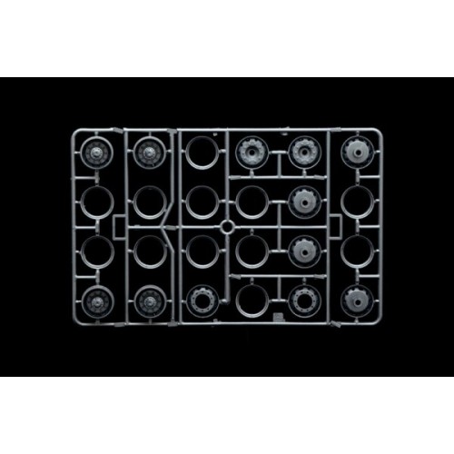 Авто-мото Збірна модель 1:24 Вантажний автомобіль : тягач Mercedes-Benz 2238 6x4 Italeri 3943