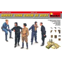 Збірна модель 1:35 Фігури радянський танковий екіпаж на відпочинку Miniart 35246