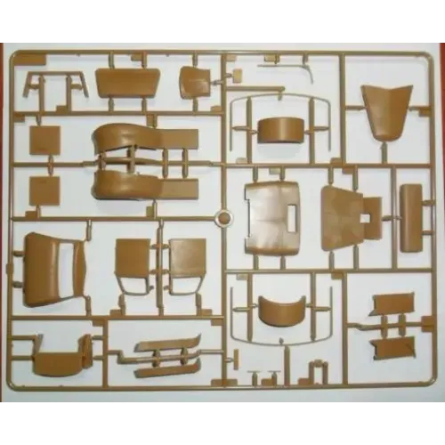 Бронетехніка та артилерія Збірна модель 1:35 Німецький санітарний автомобіль V3000S:SS M Maultier з укриттям ICM 35414