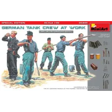 Сборная модель 1:35 Фигуры немецкий танковый экипажей за работой. специальное издание Миниарт 35285