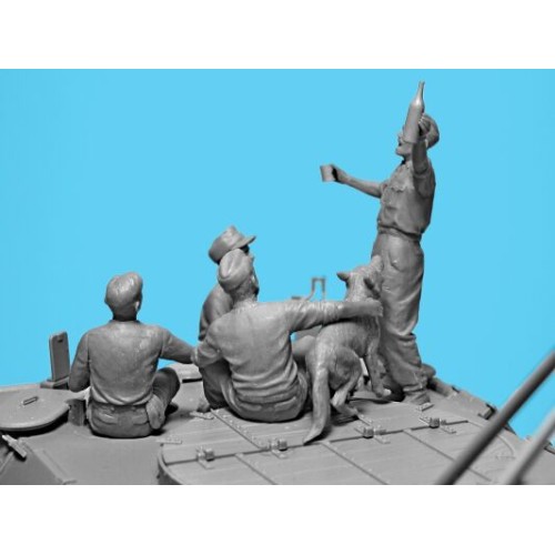 Бронетехника и артиллерия «Prost!», Между боями на Бергепантере