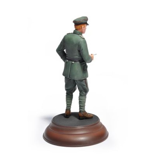 Фигуры и миниатюры Сборная модель 1:16 Фигура Эрнст Удет Летчик-ас Первой мировой войны МиниАрт 16030