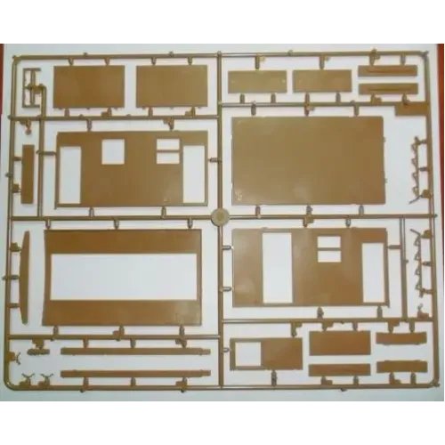Бронетехніка та артилерія Збірна модель 1:35 Німецький санітарний автомобіль V3000S:SS M Maultier з укриттям ICM 35414