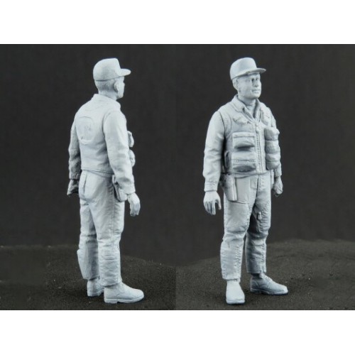 Сборная модель самолета Сборная модель 1:48 Самолет B-26K с американскими пилотами и техниками ICM 48280 1:48