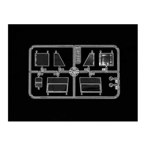 Бронетехника и артиллерия Грузовик Второй мировой войны Lastkraftwagen 3,5 t AHN с германскими водителями 1:24