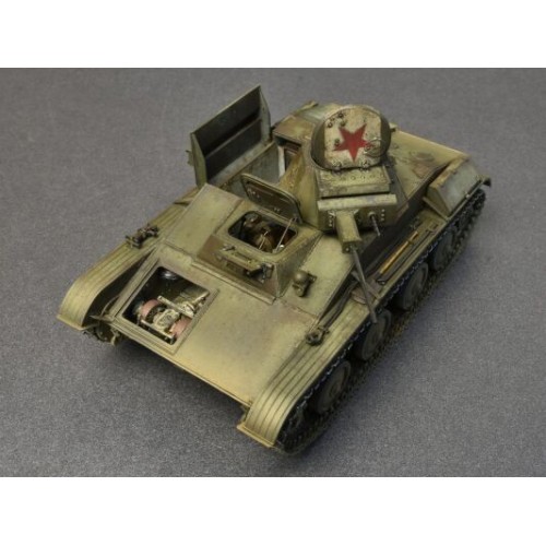 Бронетехніка та артилерія Збірна модель 1:35 Радянський легкий танк T-60 ранніх серій з інтер'єром MiniArt 35215