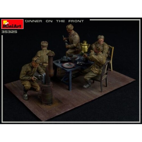Фігури та мініатюри Збірна модель 1:35 Фігури Вечеря на фронті МініАрт 35325