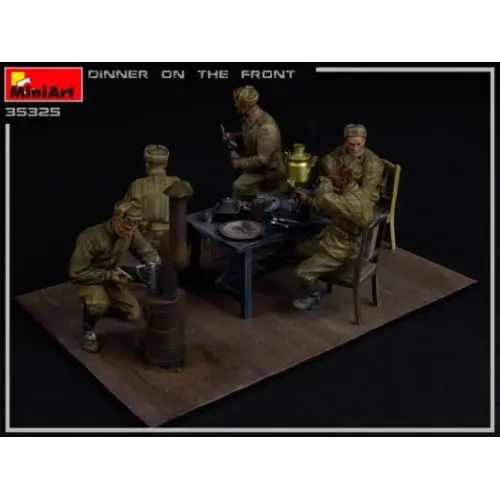 Фігури та мініатюри Збірна модель 1:35 Фігури Вечеря на фронті МініАрт 35325
