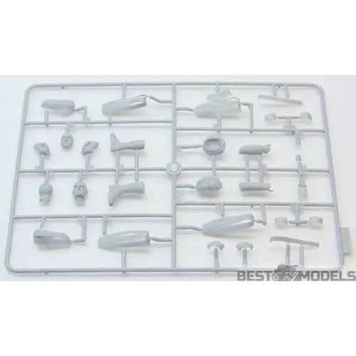 Фигуры и миниатюры Сборная модель 1:16 Фигура Швейцарский гвардеец стражи Ватикана ICM 16002