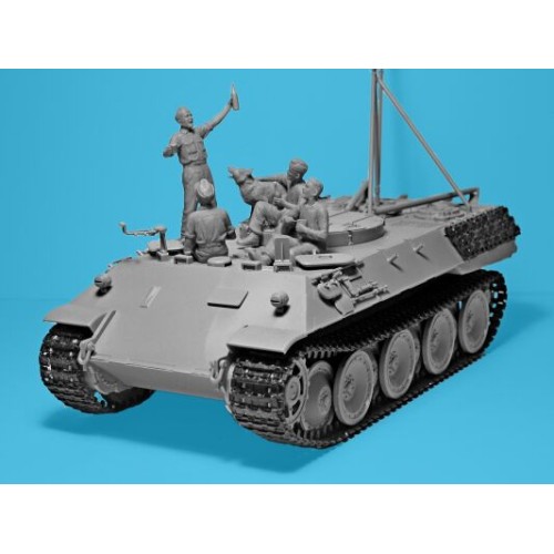 Бронетехника и артиллерия «Prost!», Между боями на Бергепантере