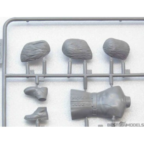 Фигуры и миниатюры Сборная модель 1:16 Фигура Гренадер Королевской гвардии Великобритании ICM 16001