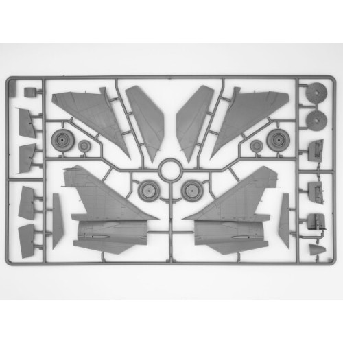 Збірна модель літака Збірна модель 1:48 Літак МіГ-25 ПД ICM 48903 1:48