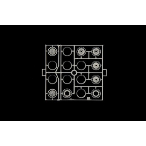 Авто-мото Збірна модель 1:24 вантажний автомобіль : тягач Man F8 19.321 4x2 Italeri 3946