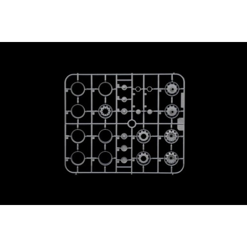 Авто-мото Збірна модель 1:24 вантажний автомобіль : тягач Volvo FH16 Viking Italeri 3931