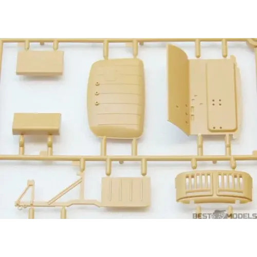 Авто-мото Сборная модель 1:35 Советский автомобиль технической помощи ЗИЛ-131 ICM 35518