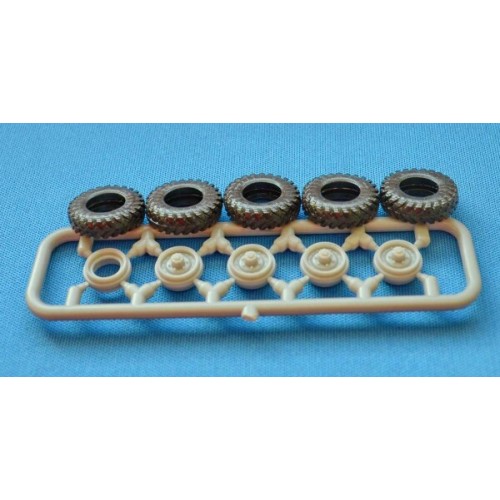 Авто-мото Збірна модель 1:72 Радянська всюдихідна військова вантажівка ГАЗ-66 ACE 72182