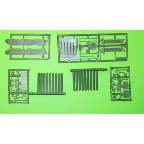 Бронетехника и артиллерия М4А1 "Шерман" с ракетной установкой М-17 (UM224) Масштаб: 1:72