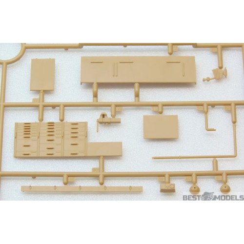 Авто-мото Збірна модель 1:35 Радянський автомобіль технічної допомоги ЗІЛ-131 ICM 35518