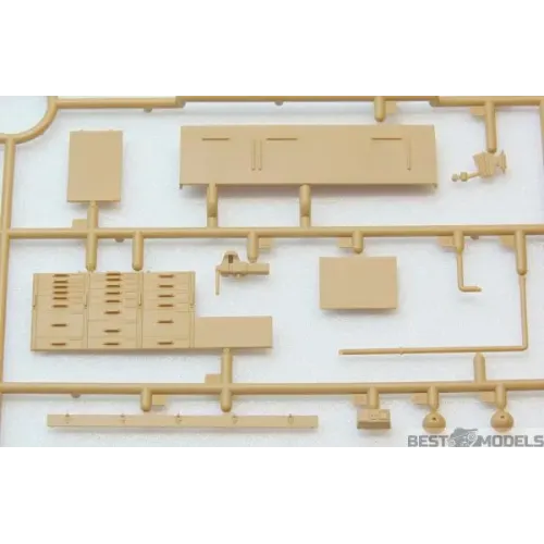 Авто-мото Сборная модель 1:35 Советский автомобиль технической помощи ЗИЛ-131 ICM 35518