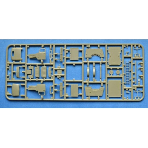 Бронетехника и артиллерия Грузовик WC-43 (T 215) для установки и обслуживания телефонов