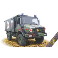Збірна модель 1:72 Машина швидкої допомоги Unimog U1300L 4x4 ACE 72451