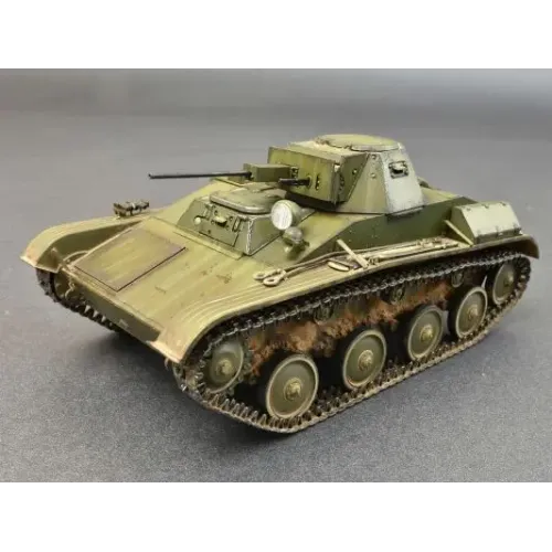 Бронетехника и артиллерия Легкий танк Т-60, поздний, с интерьером 1:35