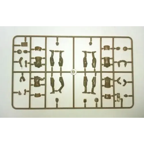 Фигуры и миниатюры Сборная модель 1:35 советского штабного персонала (1943-1945р.р.) ICM35612