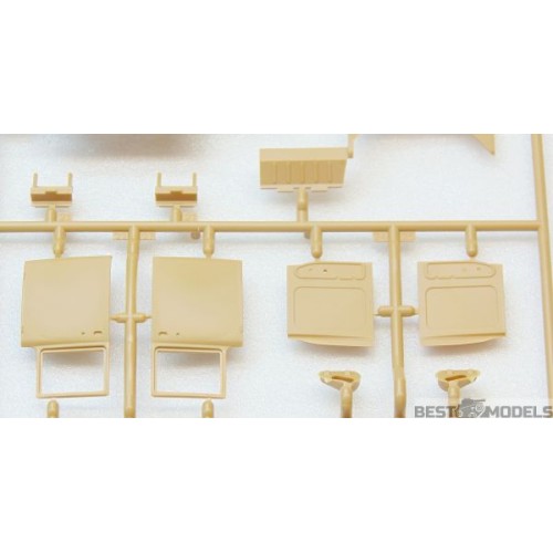 Авто-мото Збірна модель 1:35 Радянський автомобіль технічної допомоги ЗІЛ-131 ICM 35518