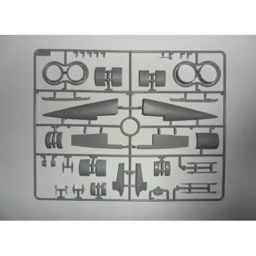 Збірна модель літака Збірна модель 1:48 радянського літака-розвідника МіГ-25 РБТ, ICM48901 1:48