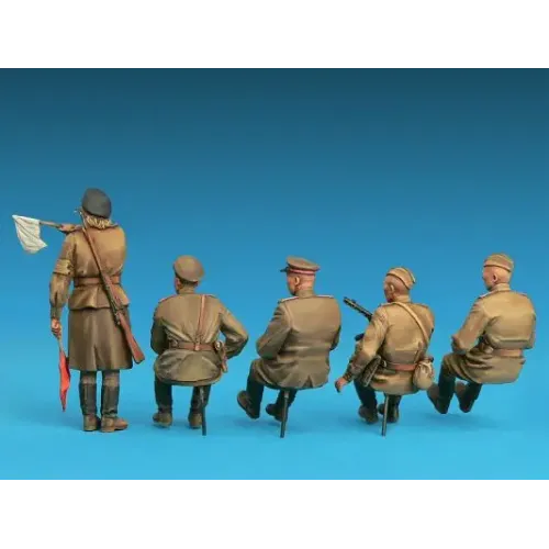 Фигуры и миниатюры Сборная модель 1:35 Фигуры советский экипаж джипа. специальное издание Миниарт 35313