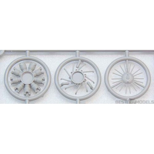 Сборная модель самолета Сборная модель 1:48 Советский истребитель-биплан I-153 (зимняя версия) ICM 48096 1:48