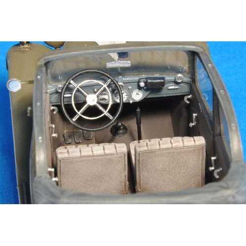 Бронетехника и артиллерия Сборная модель 1:35 Немецкий автомобиль МБ ТИП 170V Кабрио салон Миниарт 35103