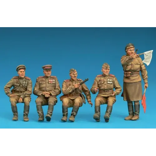 Фигуры и миниатюры Сборная модель 1:35 Фигуры советский экипаж джипа. специальное издание Миниарт 35313